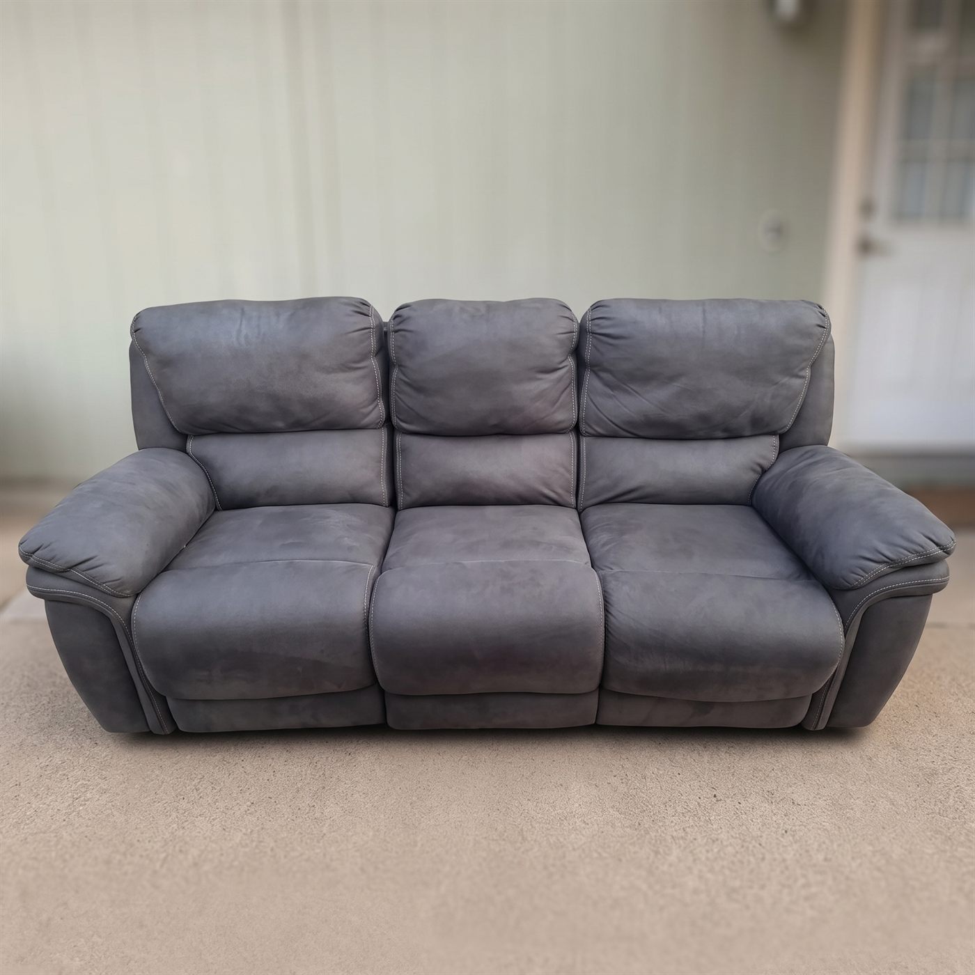 Deep sofa and upholstery cleaning